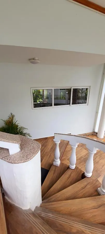 Le Chant De Merle Self -Catering Studios And Apartments Mahe Island